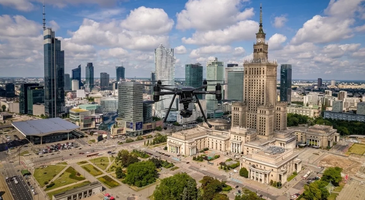 Image for Tarcza dla Warszawy tańsza niż zarobki lekarza. Śmiech na sali