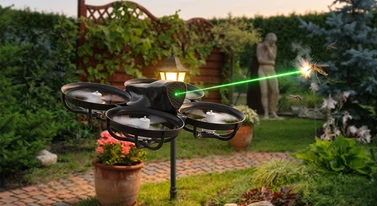 Mały dron poluje na komary i je likwiduje. Chcę taki natychmiast