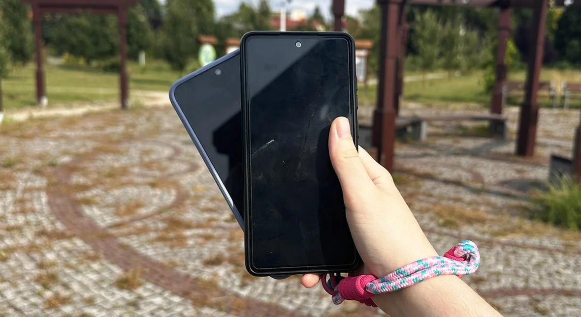 Image for Zamiast silnej woli mam dwa telefony. Wstyd przyznać, ale działa