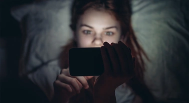 Po północy koniec zabawy. Social media dostaną godzinę policyjną