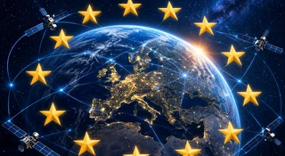 Polska oficjalnie dołącza do programu IRIS2, jednego z największych europejskich przedsięwzięć kosmicznych ostatnich lat. Podpisana umowa otwiera drogę do udziału naszego kraju w budowie nowej konstelacji satelitów, która ma zapewnić bezpieczną, odporną na zakłócenia i w pełni europejską łączność. Dla administracji państwowej, służb mundurowych i sektora kosmicznego oznacza to dostęp do technologii, które jeszcze kilka lat temu pozostawały poza zasięgiem większości państw Unii Europejskiej.