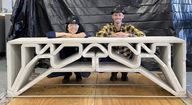 Mini-most z drukarki 3D przetrwał 900 kg obciążenia. Pokonała go miotła