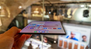 Była bruzda i nie ma. Galaxy Fold wreszcie jest płaski jak trzeba