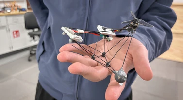 Dron znika na twoich oczach. Wystarczy, że zacznie wirować