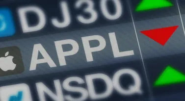 Apple bije rekordy, akcje lecą w dół. I właśnie o to chodzi