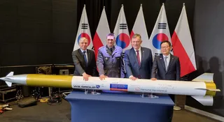 Rozpoczęła się budowa wielkiej fabryki rakiet dla polskiego wojska. To broń, która jest odpowiednikiem pocisków dla systemu HIMARS.