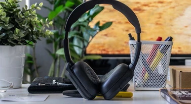 Suszarka na twarz, a rozmówca słyszy sam głos. HP Poly Focus 6 wszędzie tworzy biuro - test