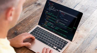 Apple wstrzymuje zgłoszenia w programie bug bounty przez natłok AI slopu