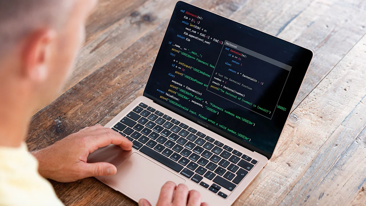Apple wstrzymuje zgłoszenia w programie bug bounty przez natłok AI slopu