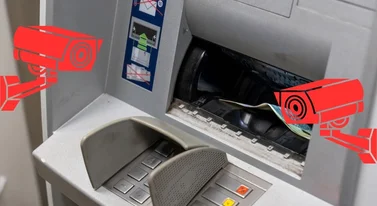 Rząd chce karać za zakrywanie twarzy przed bankomatem. Komuś odjechał peron