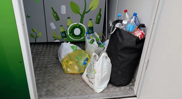 Ten automat nie odda ci kaucji. Wypierze ci sumienie