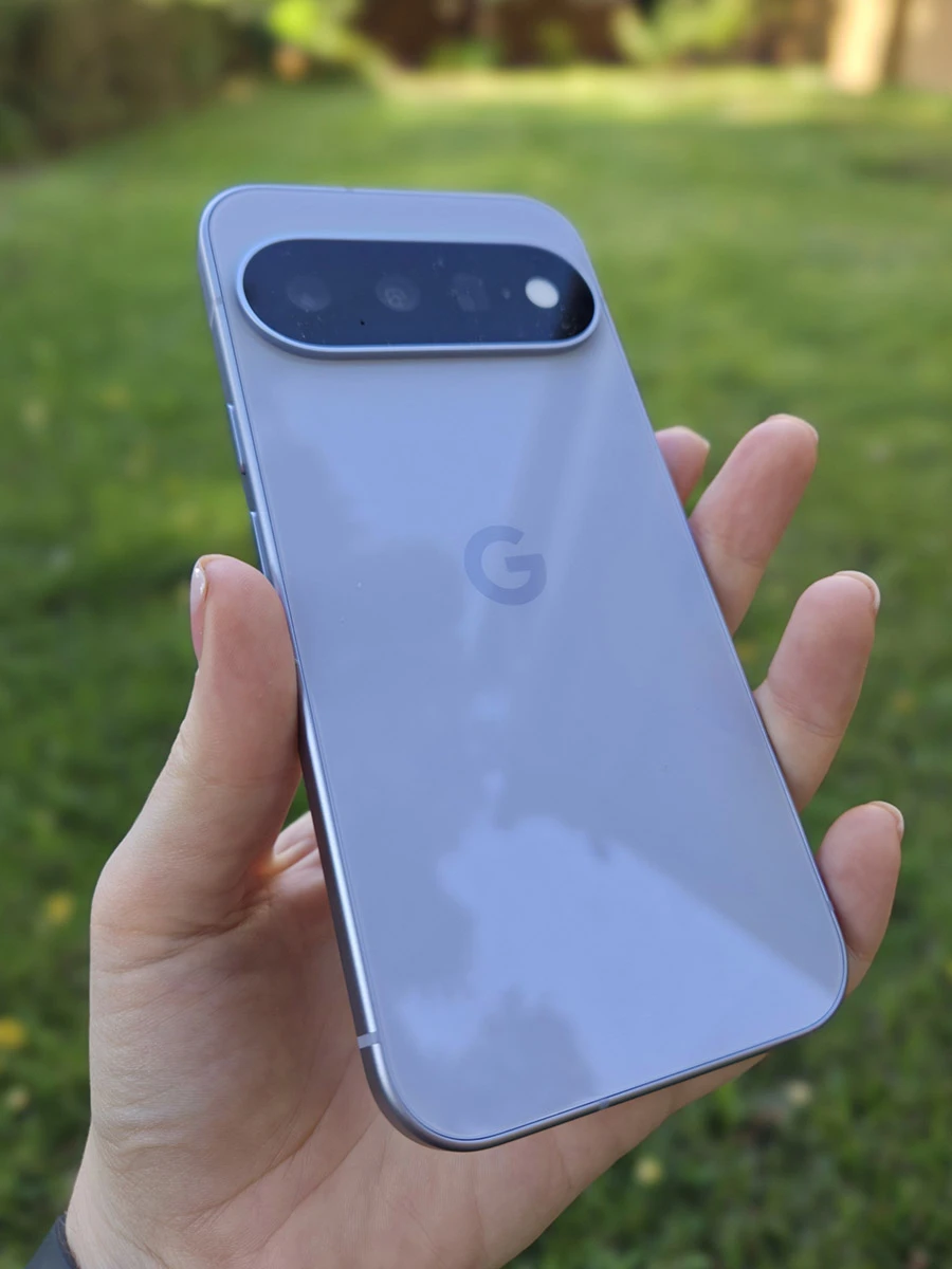 https://cdn-sw.spidersweb.pl/2026/08/google-pixel-11-tyl.jpg