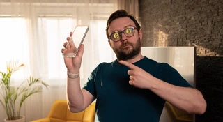 iPhone ze szkła 2027