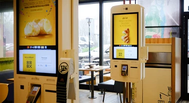 McDonald’s wie, kiedy przyjdziesz i co zamówisz. Służby specjalne się chowają