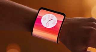 Motorola zjadła grzybki. Składany smartfon na nadgarstek niszczy mi szyszynkę