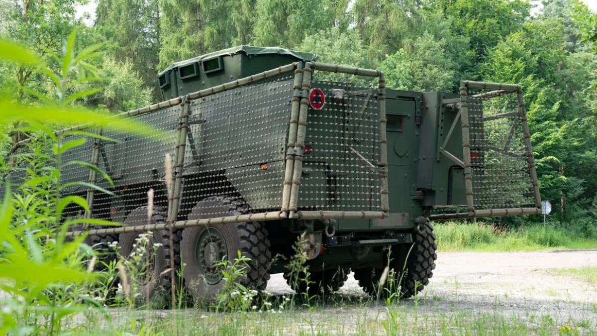 Polskie wozy bojowe dostały klatki na drony. Wyglądają dziwnie