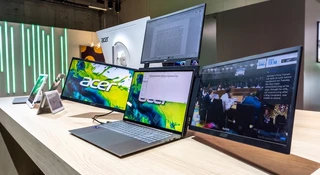 Chcę tę przystawkę z trzema ekranami. Acer odleciał ze sprzętami i dobrze