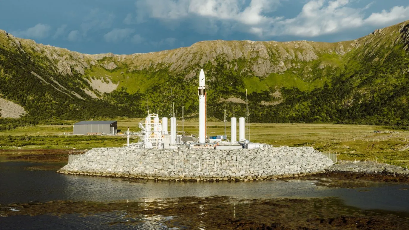 Europa ma swój historyczny sukces. Niemiecka firma Isar Aerospace wystrzeliła na orbitę rakietę Spectrum. Start miał miejsce z norweskiego Andøya Spaceport. To pierwszy przypadek, gdy prywatna europejska rakieta dotarła na orbitę z terytorium kontynentalnej Europy.
