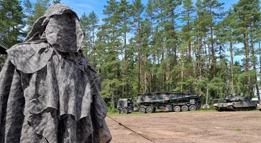 Polskie ponczo ukryje żołnierzy przed dronami. Kluczem jest powietrze uwięzione w materiale