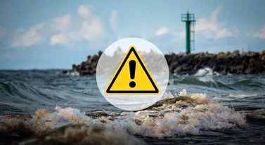 Czarna, lepka substancja na polskich plażach. Służby ostrzegają: "Nie dotykać"