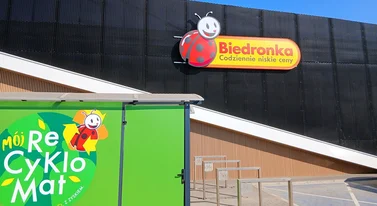 Biedronka zlikwiduje kolejki do butelkomatów. Czekaliśmy na to rok