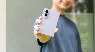 iPhone Duo miał zmieść konkurencję. Zamiast tego napędził klientów Samsungowi