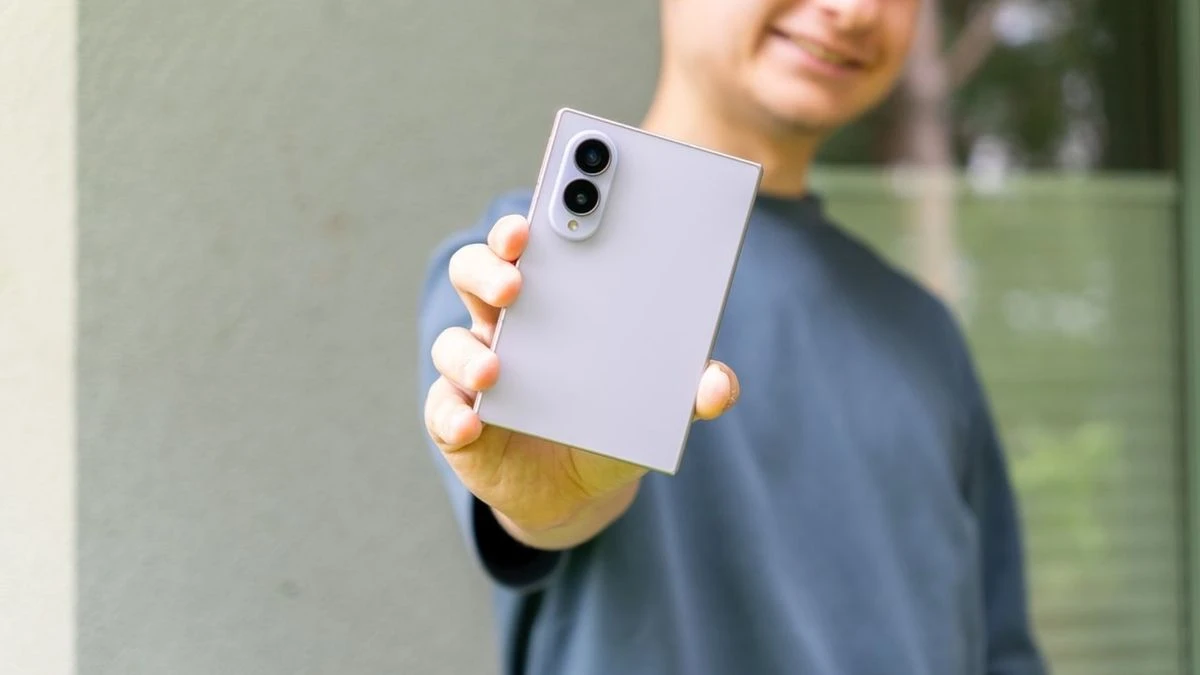 Galaxy Z Fold 8