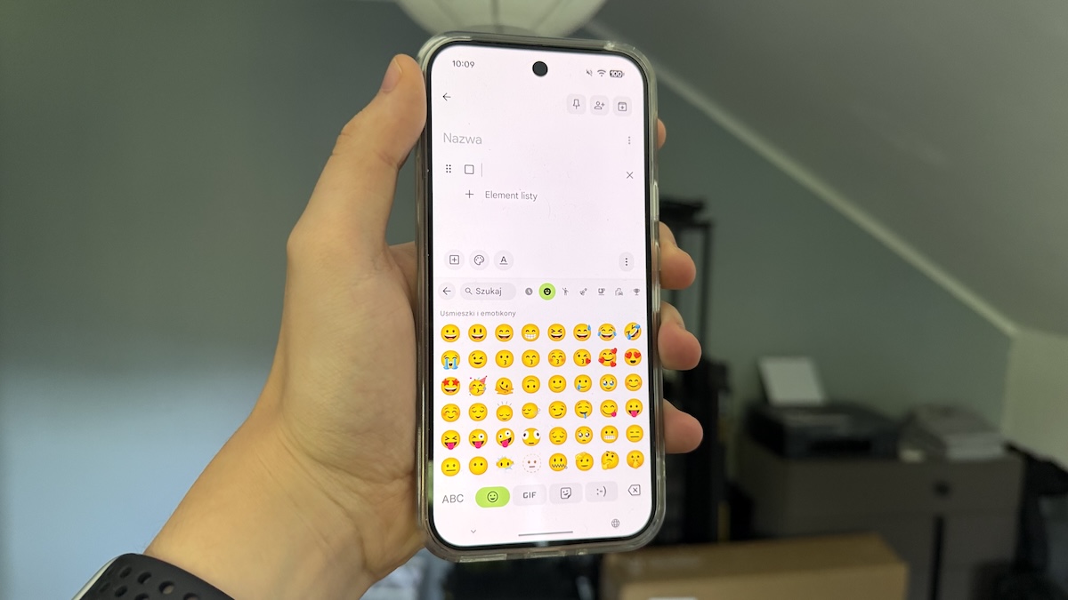 Google ma dość nudnych emotek. Płaskie buźki idą do kosza