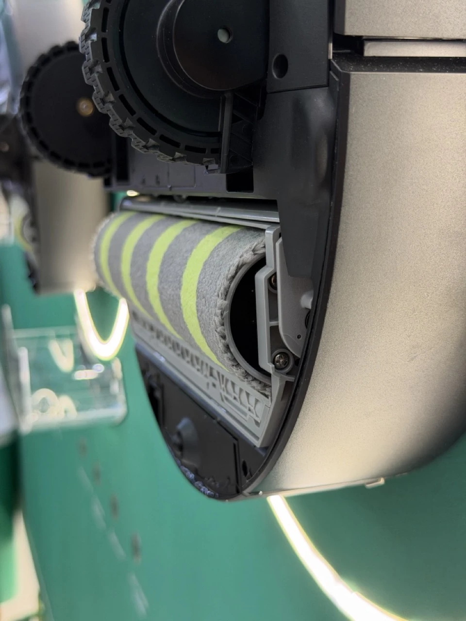 https://cdn-sw.spidersweb.pl/2026/09/iRobot-Roomba-Max-876-Combo-IFA-2026-10.jpeg