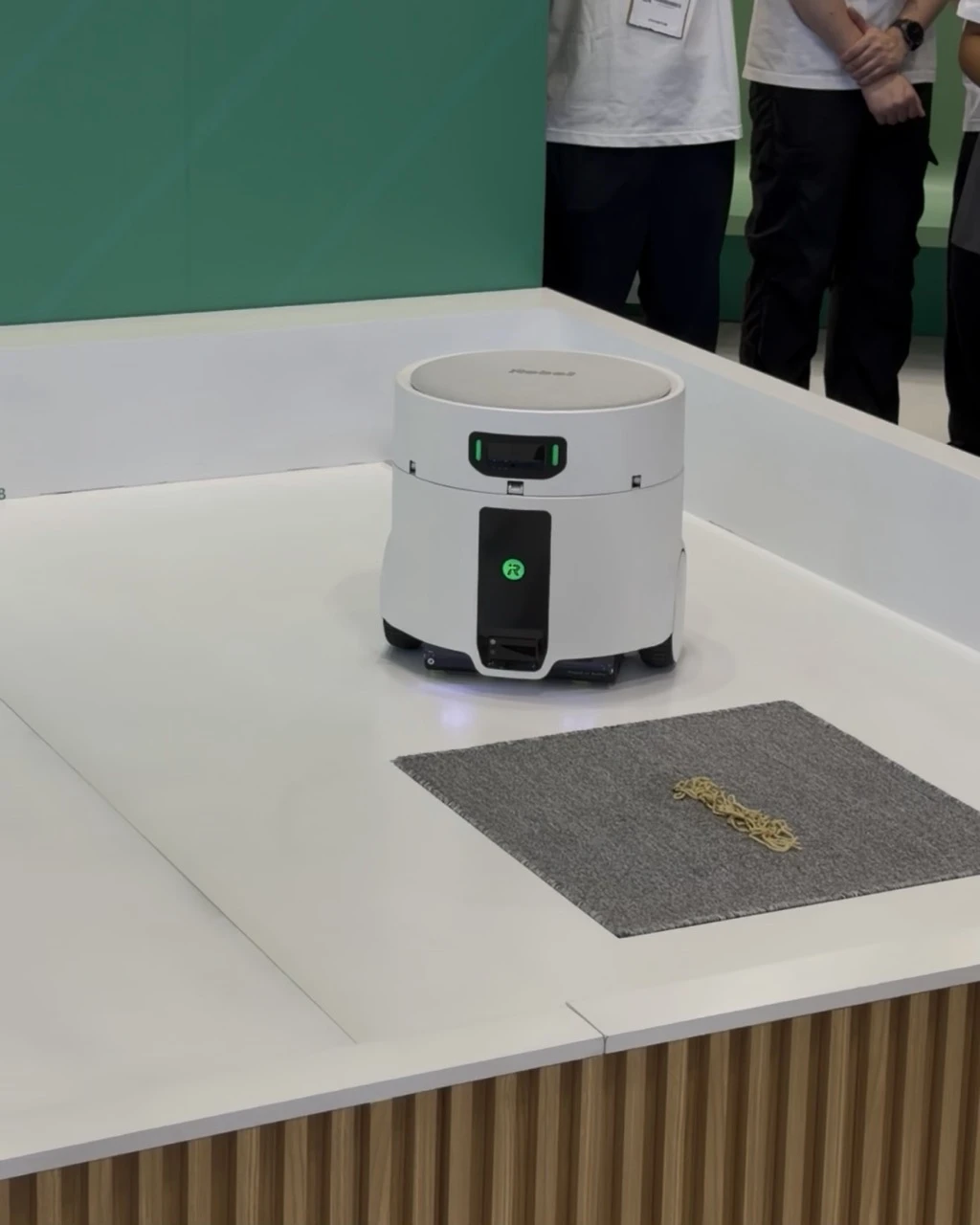 https://cdn-sw.spidersweb.pl/2026/09/irobot-roomba-duo-ifa-2026-01.jpeg