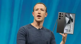Zuckerberg wyciągnął telefon podczas wywiadu. Fani Apple'a się zdziwią