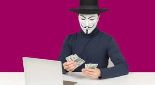 Revolut przekazał dane oszustowi. Myślał, że pisze urząd