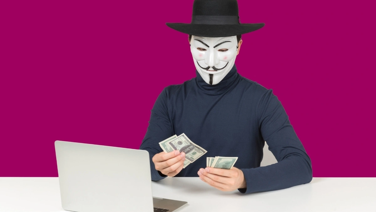 Revolut przekazał dane oszustowi. Myślał, że pisze urząd