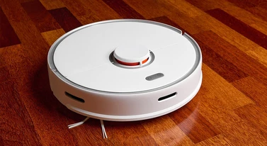 Robot sprzątający nagrał małżeńską zdradę. Mąż wygrał w sądzie, a potem sam trafił za kratki
