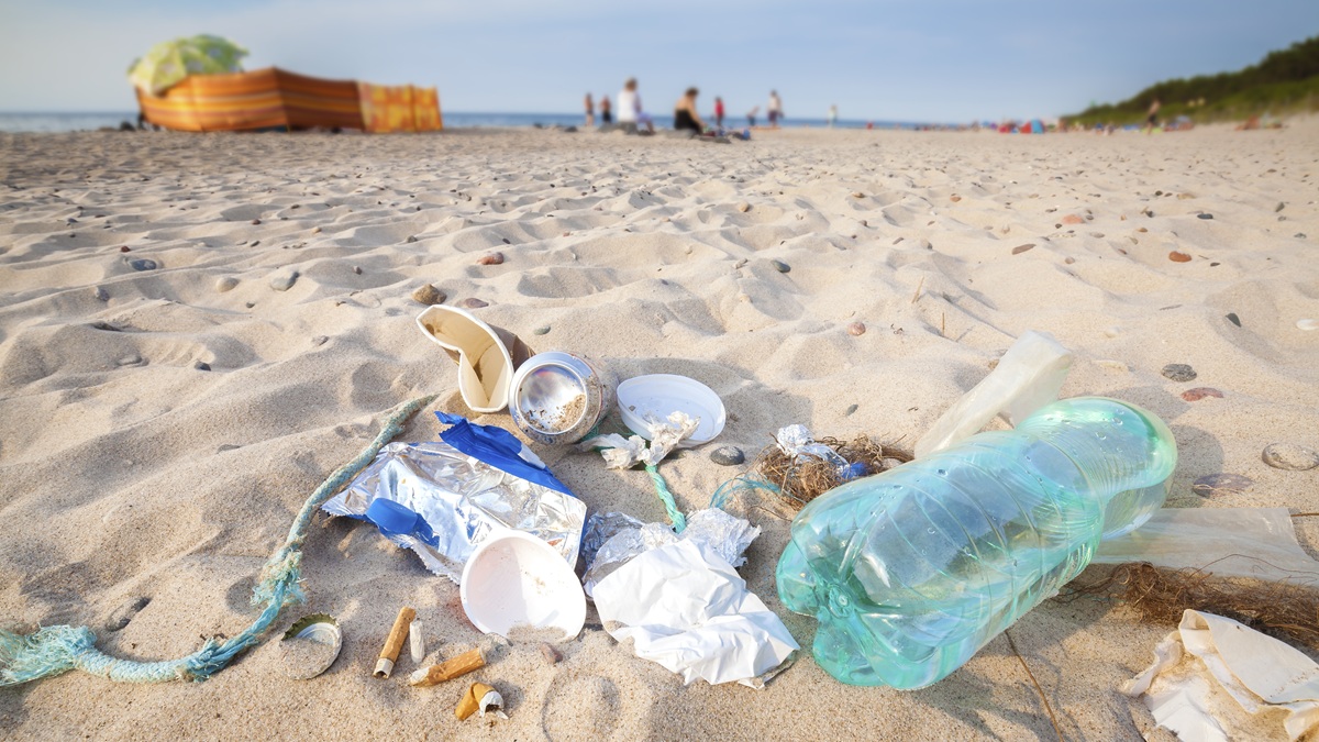 System kaucyjny pozamiatał plaże. Do szczęścia brakuje jednego