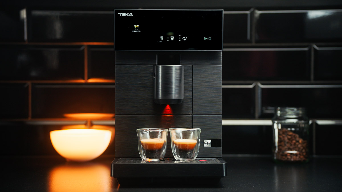 Kompaktowy ekspres, który potrafi zaskoczyć. Sprawdziłem Teka Barista Latte