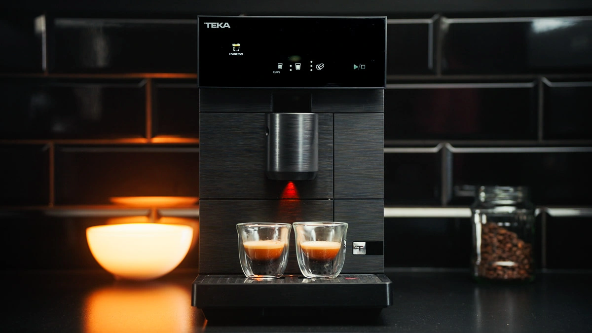 Kompaktowy ekspres, który potrafi zaskoczyć. Sprawdziłem Teka Barista Latte