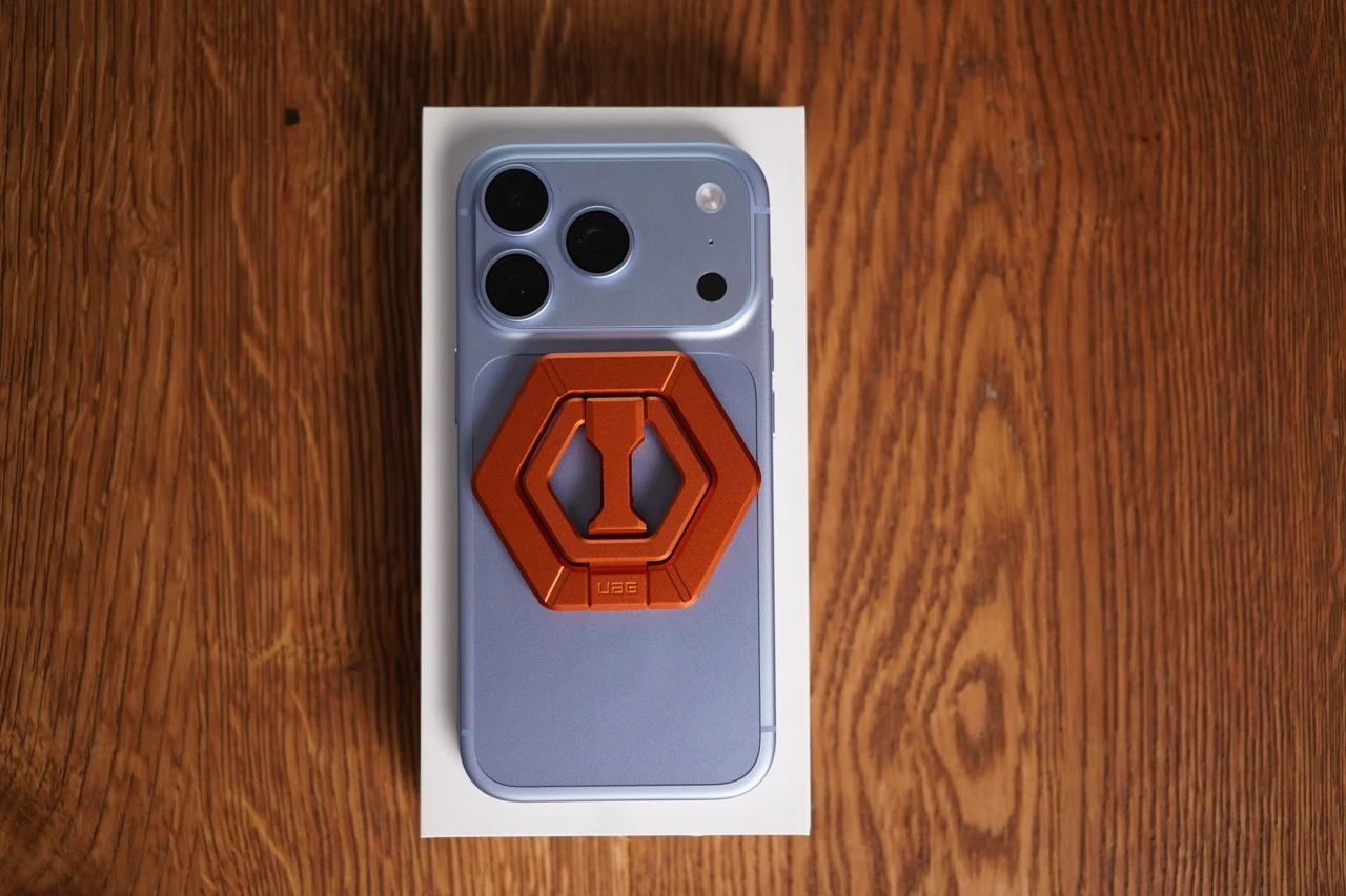 https://cdn-sw.spidersweb.pl/2026/09/uag-ring-iphone-magsafe-01.jpeg