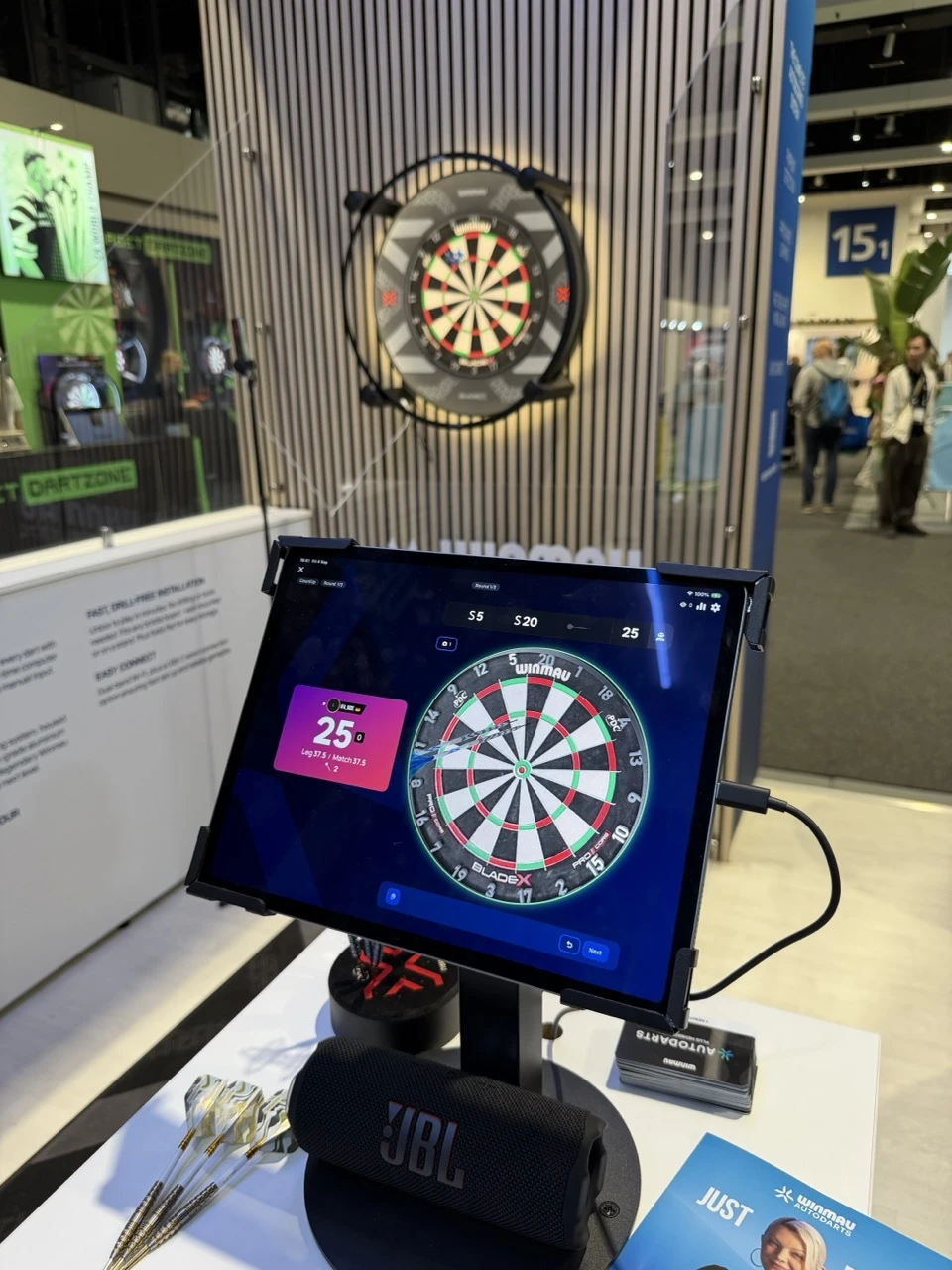 https://cdn-sw.spidersweb.pl/2026/09/winmau-autodarts-aplikacja-00.jpeg