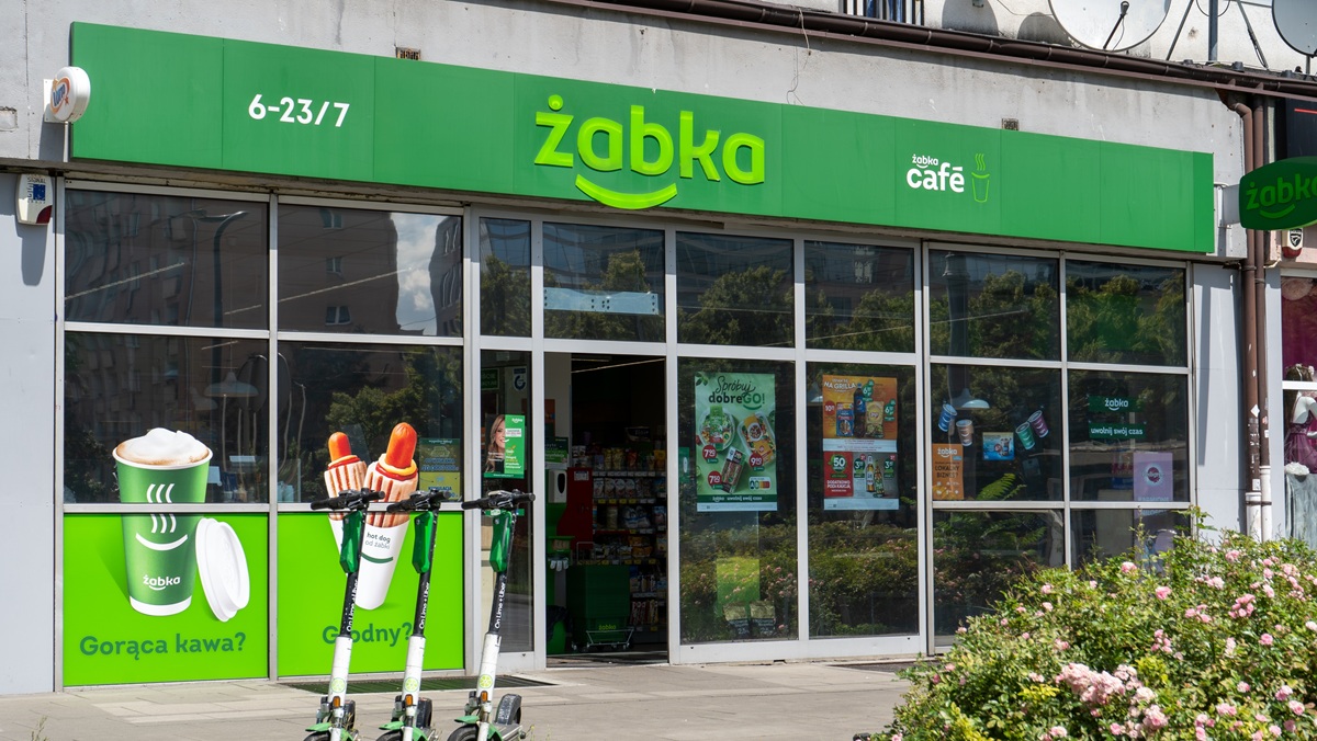 Do Żabki zamówisz choćby leki. Apteki już drżą