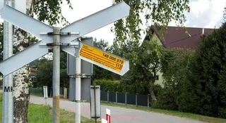Żółta naklejka PLK. Latem 91 razy zatrzymała ruch pociągów