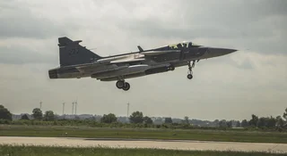 Szwedzi wysłali do polski swoje myśliwce JAS 39 Gripen. Będą one strzec lotniska Rzeszów Jasionka, głównego węzła przerzutu zaopatrzenia dla Ukrainy.