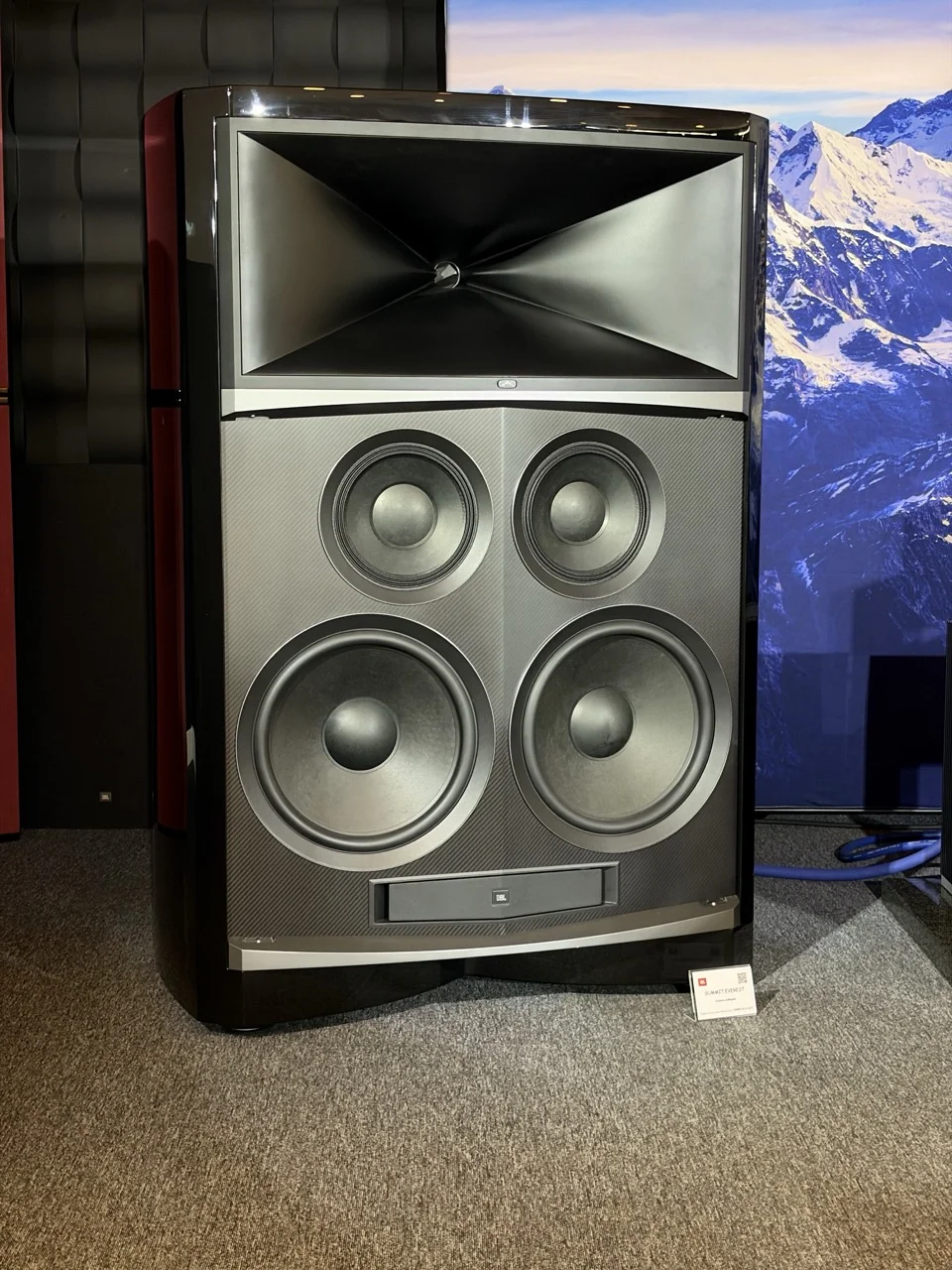 https://cdn-sw.spidersweb.pl/2026/10/audio-video-show-2026-JBL-Summit-Everest-2.jpeg