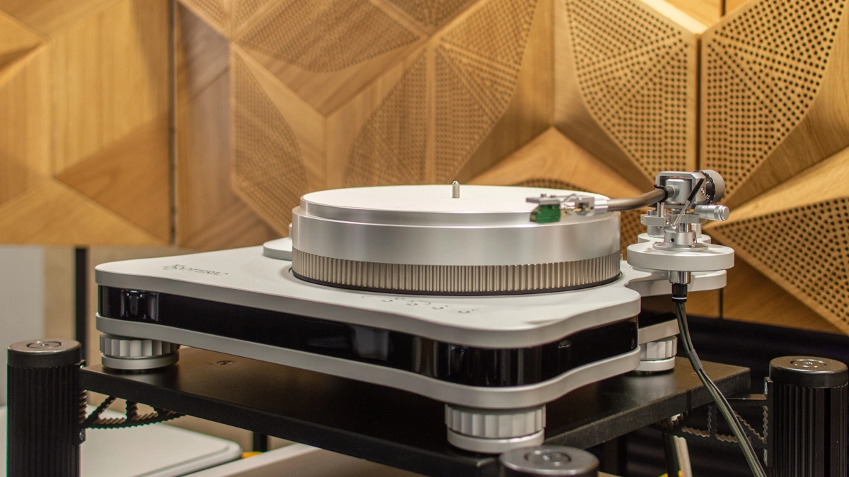 Audio Video Show 2026 Esoteric T-01