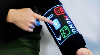 Rękaw działa jak ekran. Naukowcy stworzyli nową tkaninę