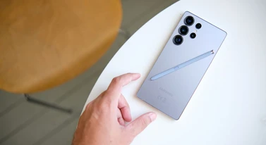 One UI 9.0 trafia do Polski na Galaxy S25. Bierz Samsunga i aktualizuj
