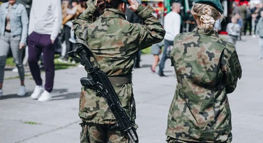 Kobiety do wojska? Polacy zabrali głos