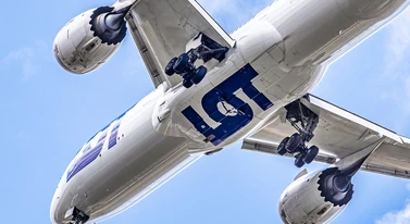 LOT tnie połączenia. WizzAir ocenia: naprawdę mają przechlapane