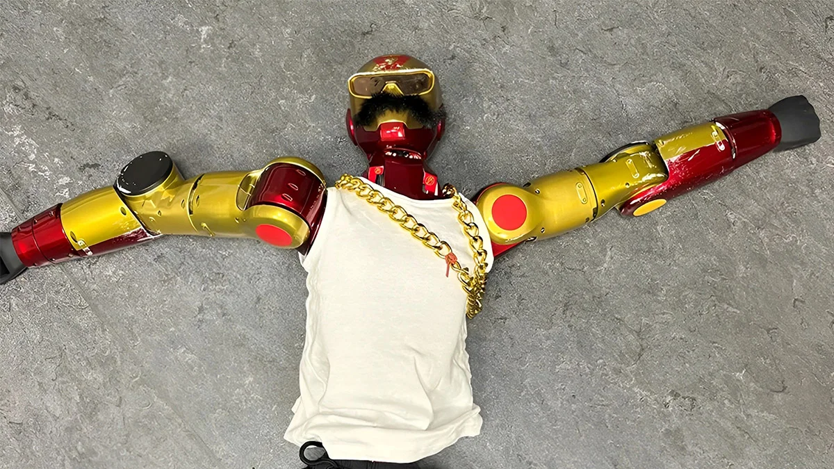 Robot zaatakował nastolatkę i zachowywał się nieobyczajnie. Wkroczyła policja