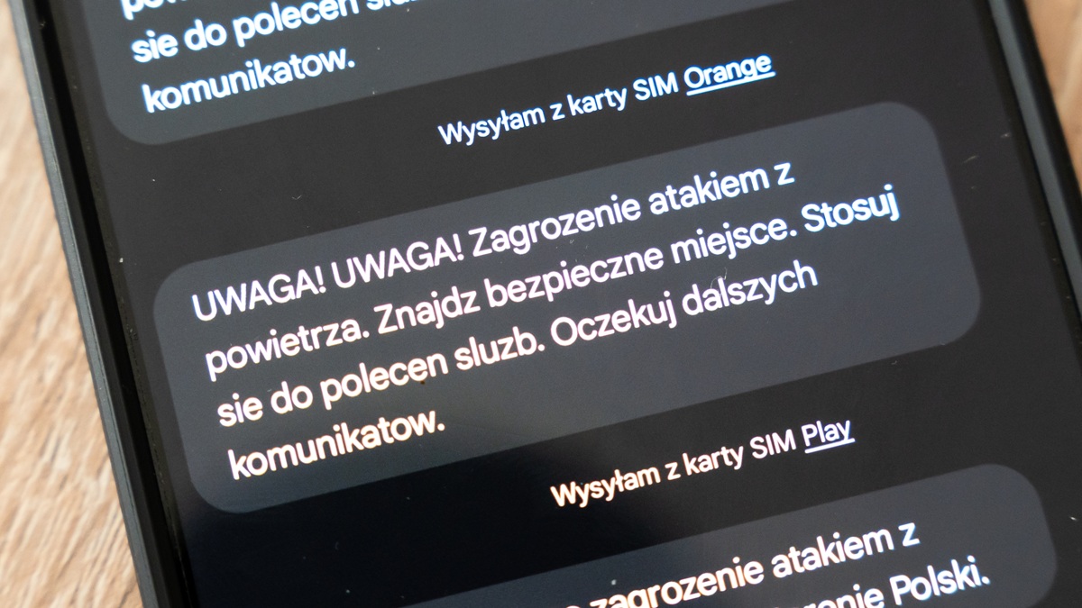 Syrena wyje, a ty na zakupach. Czy sklepy wiedzą, co robić? 